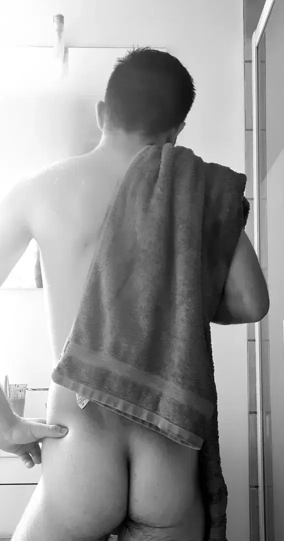 Leak & nude 4 — Tonserveursexy