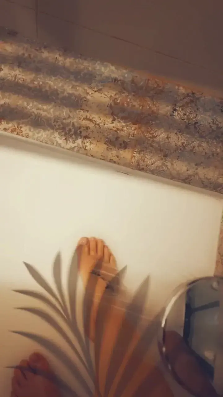Leak & nude 5 — Happyfeet36