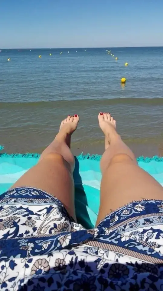 Petits pieds à la mer 🌊#feet # piedsfrançais