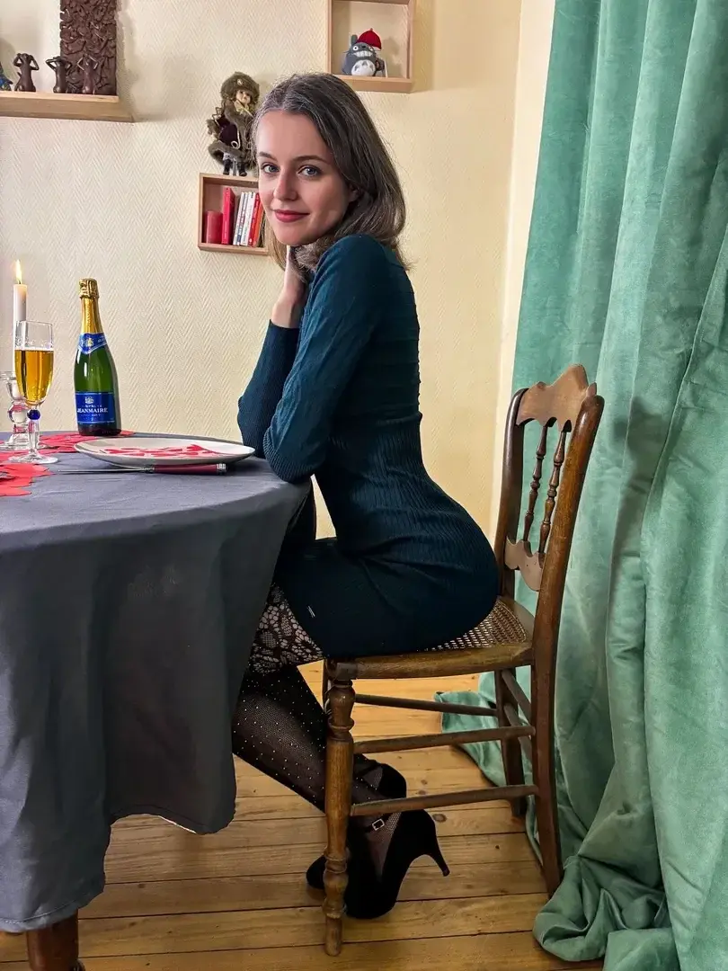 Tu es pressé de passer sous la table, je le sais, mais avant ça il y a une grosse saucisse à déguster#SaintValentinMYM