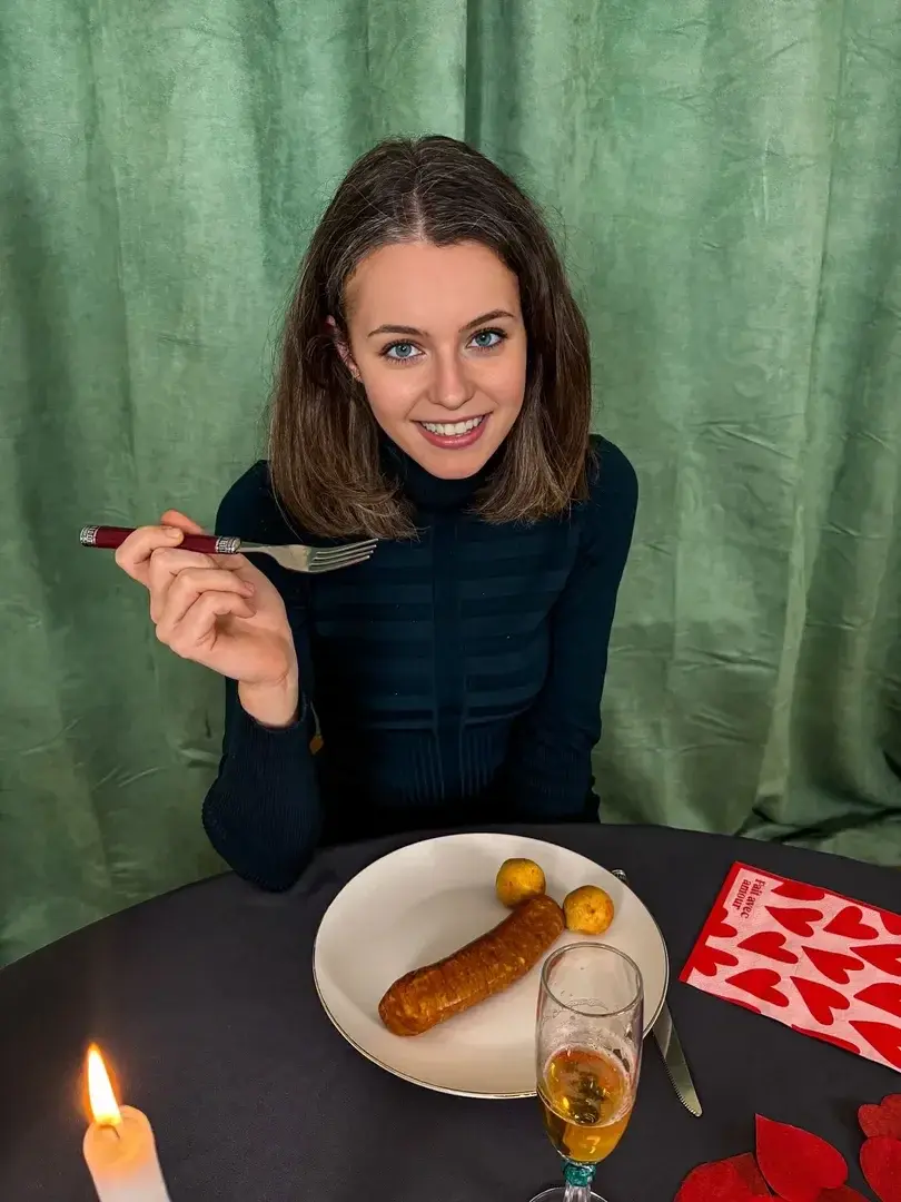 Miam miam, une grosse saucisse pour moi#SaintValentinMYM