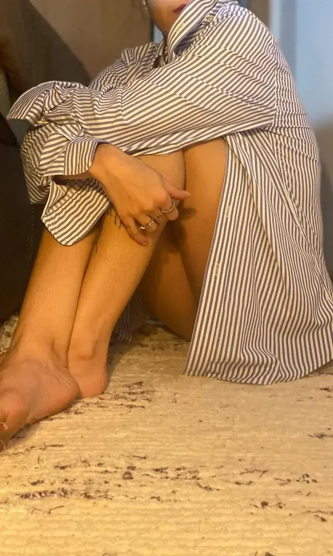 Dites-moi HONNÊTEMENT, que dirait votre femme si elle vous surprenait en train de me lécher la chatte 😳
