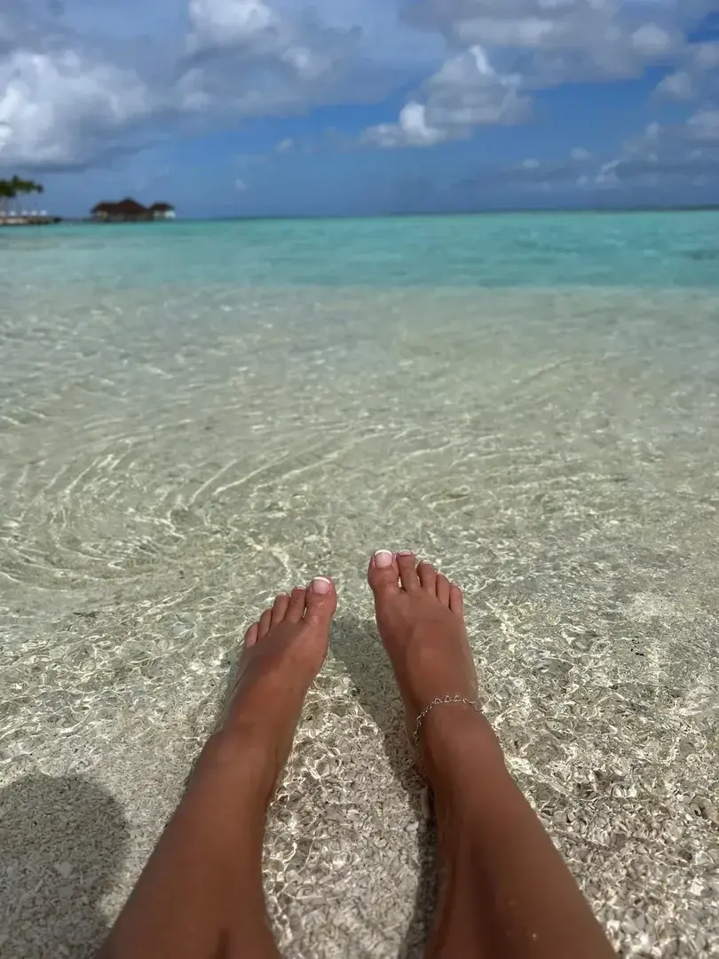 #nailsonthebeach #footfetish #feetfetish #nailsholidays #french #frenchmanucure #foot #feet #sexyfoot #sexyfeet #braceletdecheville #pieds #pied #nails #sexynails #onglessexy #frenchnails #holidays