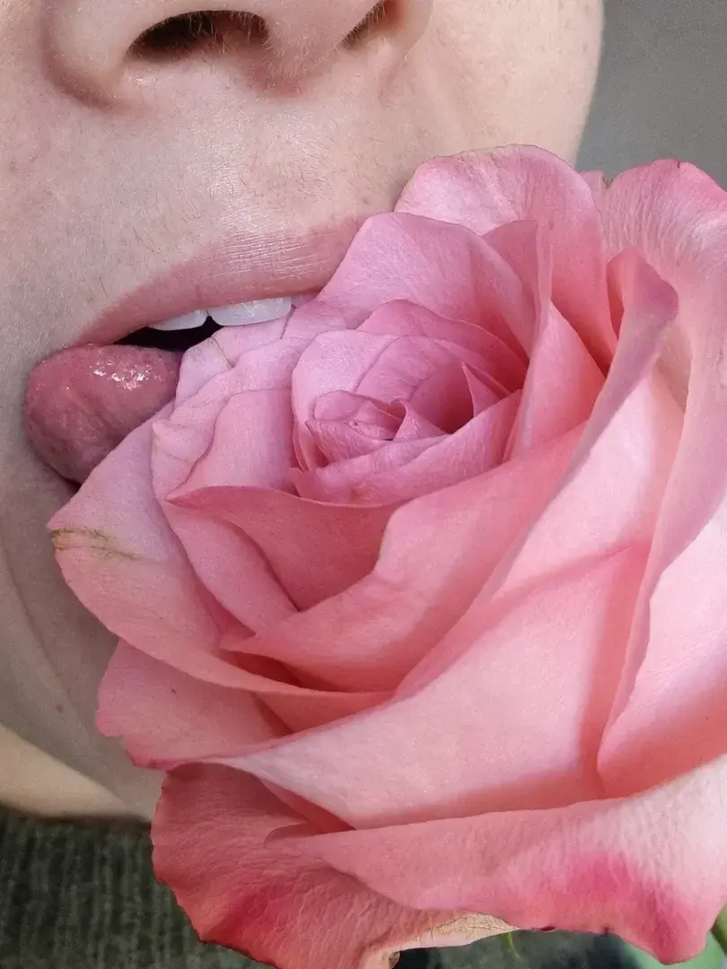 Leak & nude 1 — Roxaane23