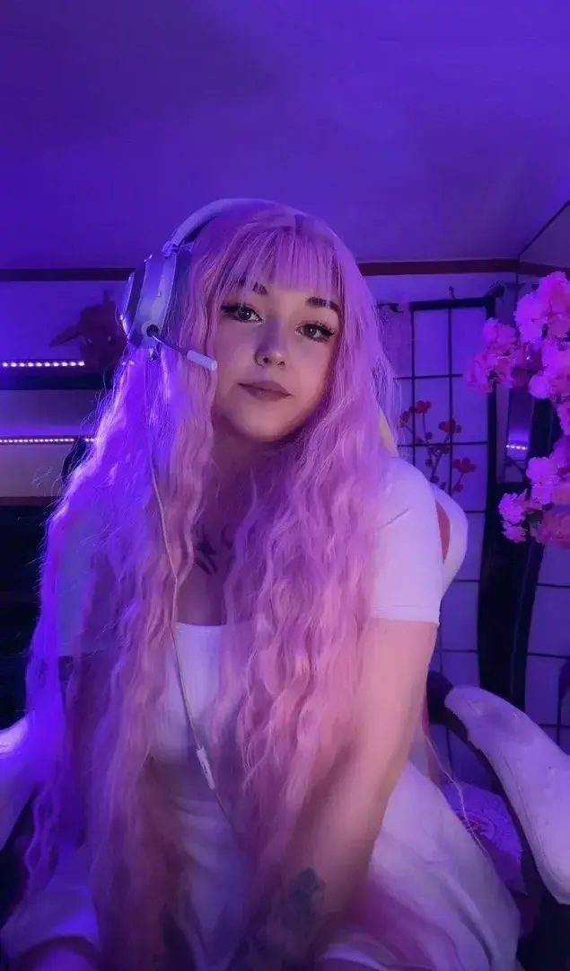 Leak & nude MYM — Unekochan : « Viens découvrir mon monde cosplay sur mon MYM à 0 euros 👀 » (MYM)