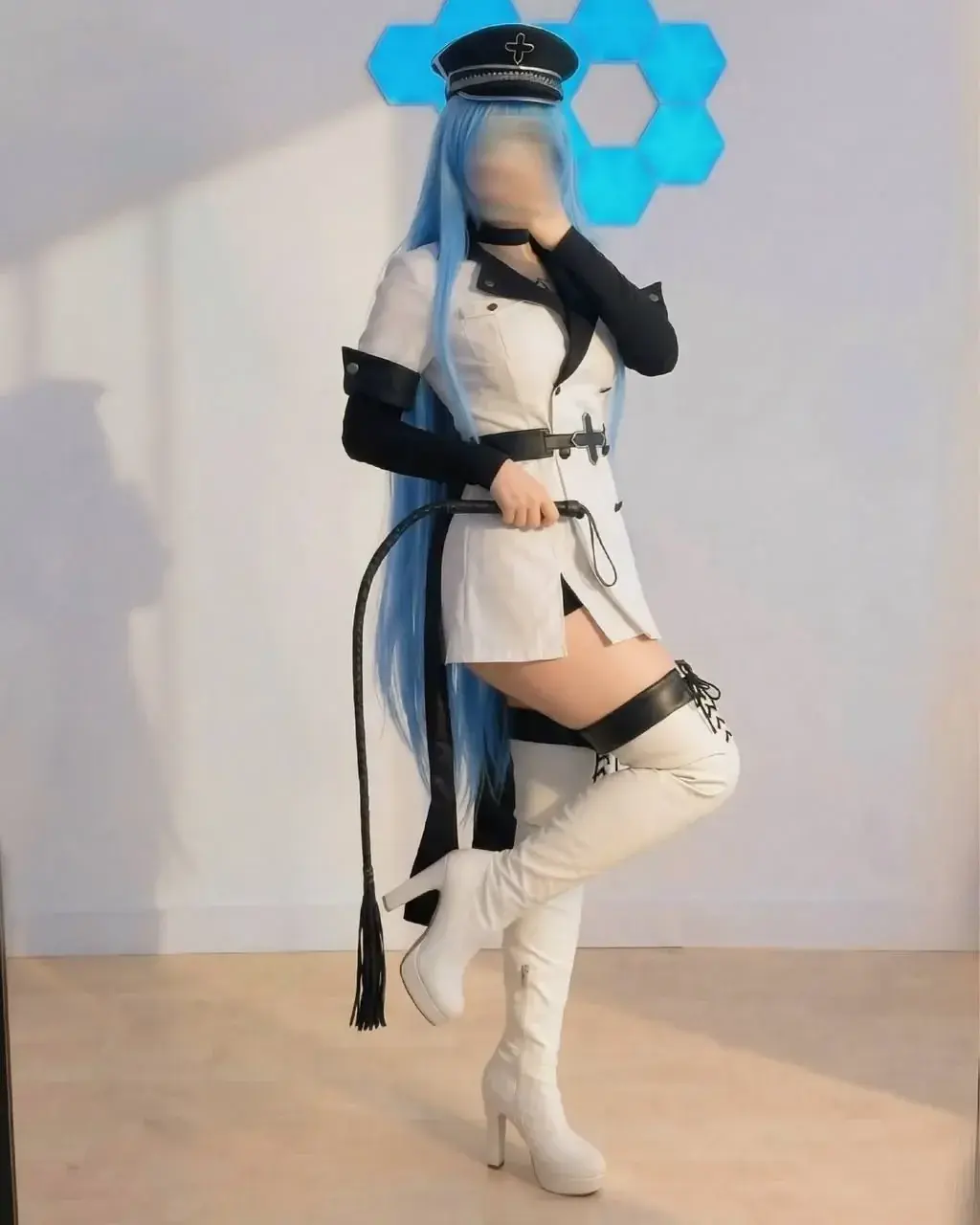 Viens découvrir mon monde cosplay sur mon MYM à 0 euros 👀