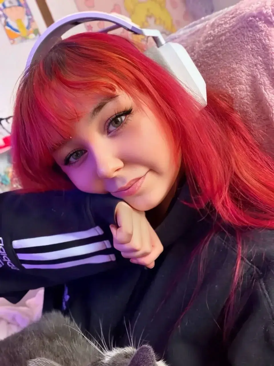 Viens découvrir mon monde cosplay sur mon MYM à 0 euros 👀