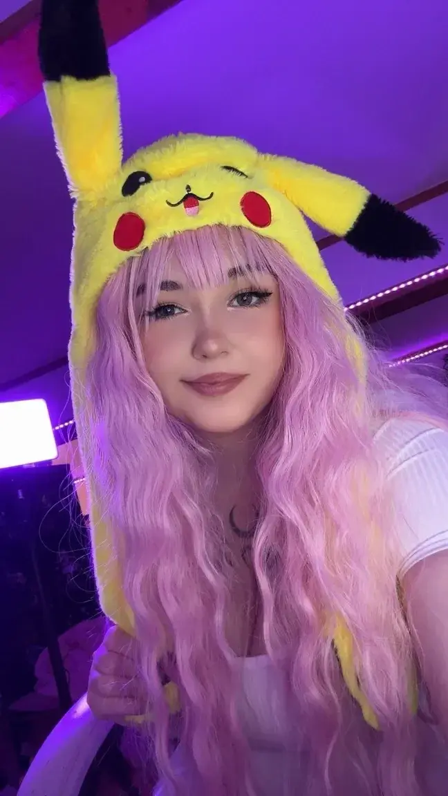 Viens découvrir mon monde cosplay sur mon MYM à 0 euros 👀