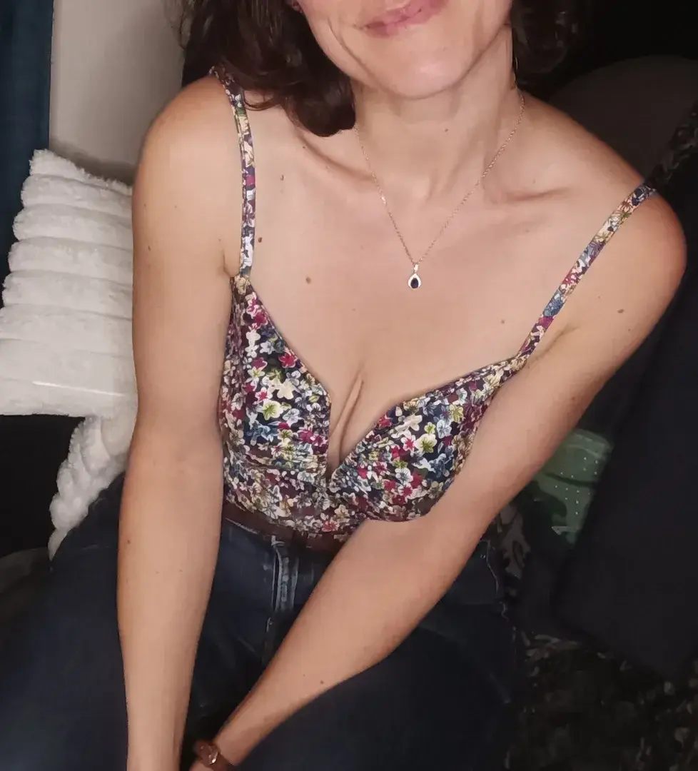 Leak & nude MYM — Profsexy : « Débardeur porté en toute liberté ☺️ » (MYM)