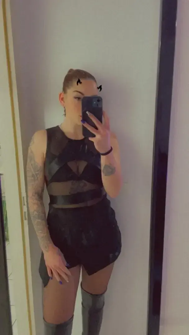 😈