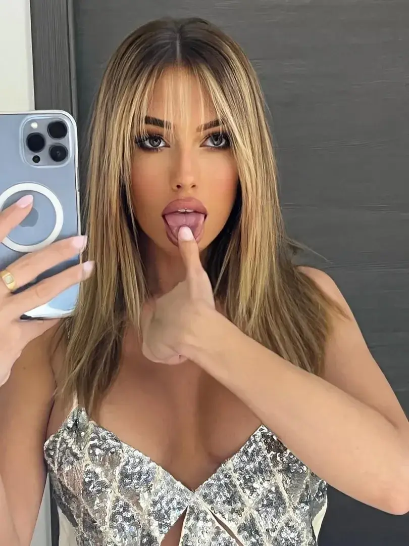 Leak & nude 6 — Laetitia-tribaldos