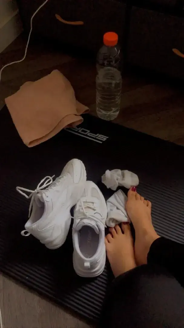 Leak & nude 4 — Peneloppe_feet
