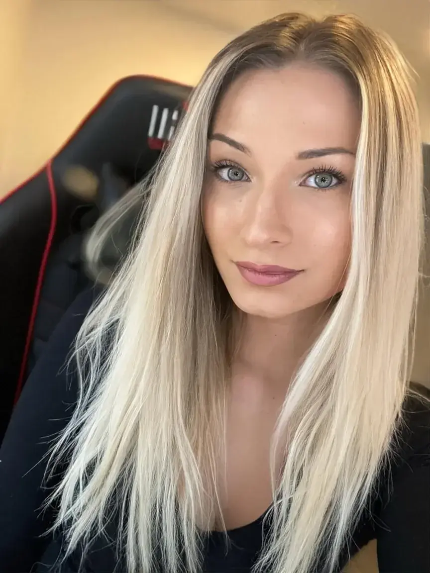 Alenasecret - Photo exclusive MYM 9 | French Modèles