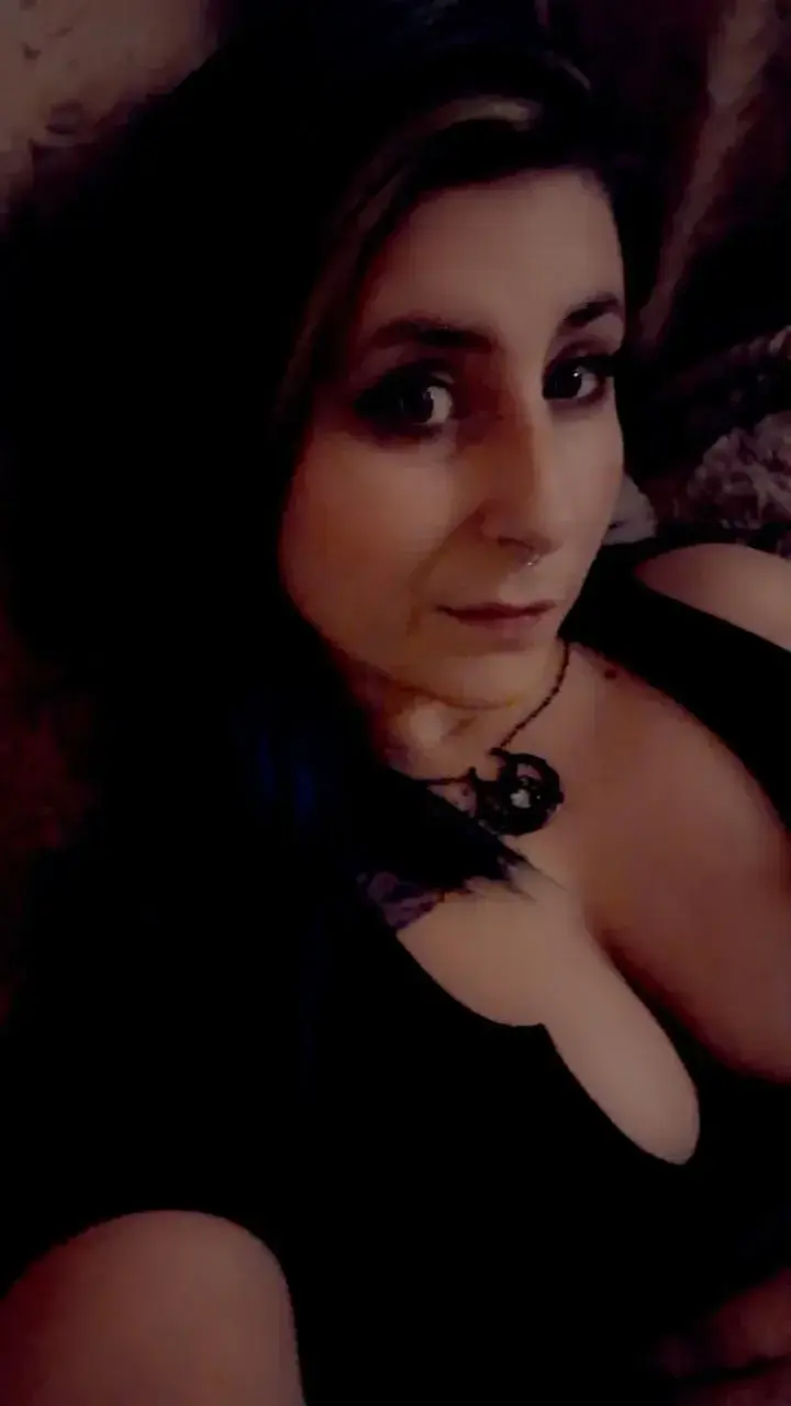 Leak & nude MYM — Kayliediote7 : « Coucou les Kaylous ❤️ n'hésitez pas à m'envoyer par messages vos demandes pour photos et/ou vidéos. » (MYM)