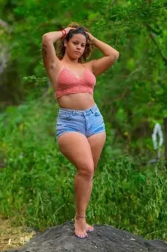 Leak public de Sweetie_pie — « Un peu de nature pour changer 🥰🤯 » (nude) sur MYM