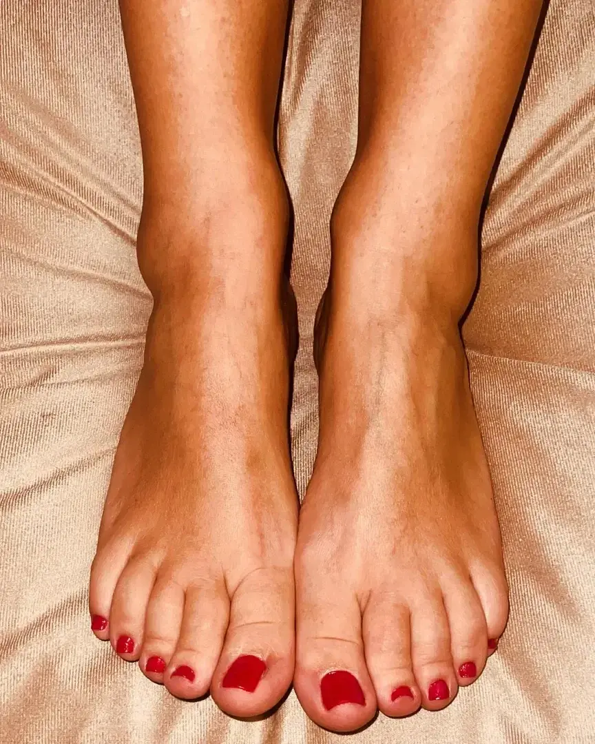 Qui pour venir me réchauffer mes pieds 🥶🥶🥰😋