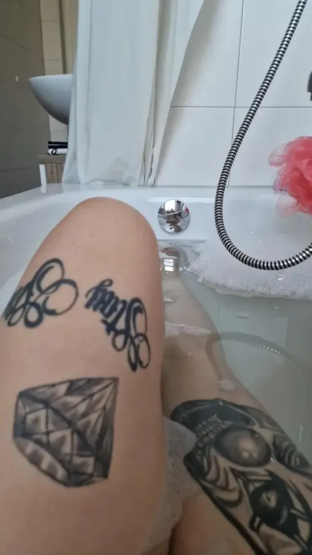 Kommt jemand mit baden 😁🦋