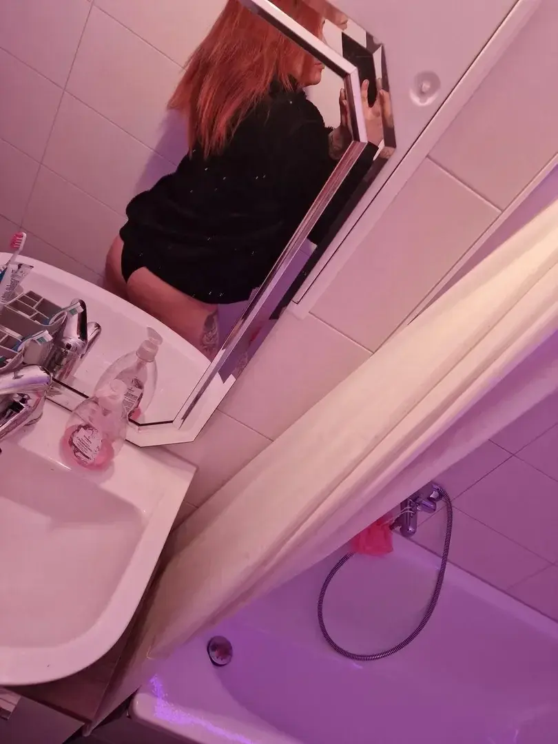 Ein schöner Rücken kann auch entzücken 😉 hat niemand gesagt das man dazu eine Hose tragen muss 🦋🥰