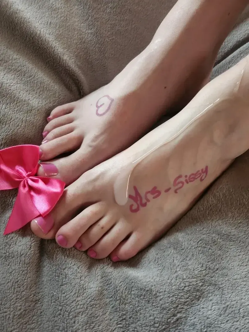 Tu veux une photo avec ton prénom 😈ou même une vidéo 🫦.Abonne toi pour plus de contenu 🔞