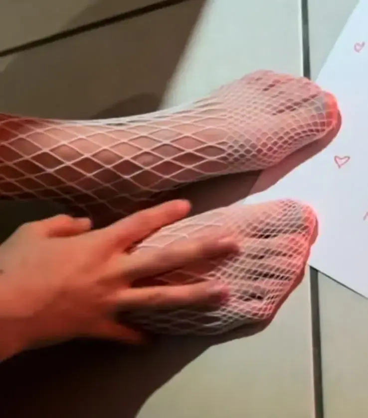 Leak & nude 2 — Bunnyyygirlfeet