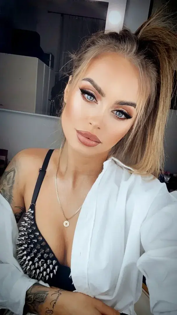 Claudi_aaa — média 8 | French Modèles
