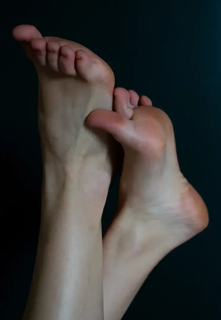 Leak & nude 2 — Photofootpassion