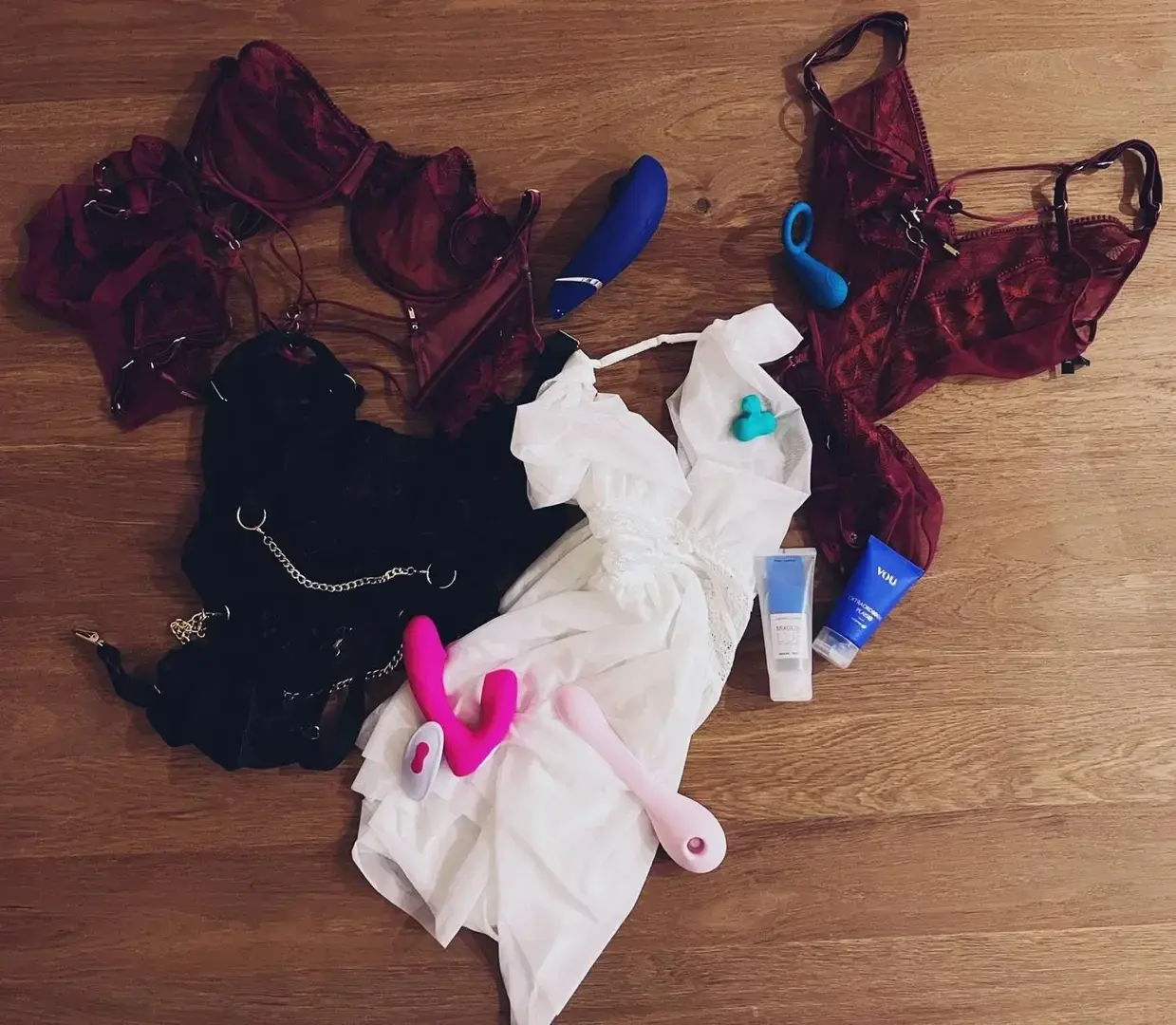 Leak & nude 1 — red_romane