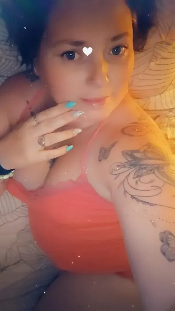 Leak & nude MYM — zoulettescia : « Demandez moi vos photos ou vidéos et on voit ce que je peux vous envoyer 😊 » (MYM)
