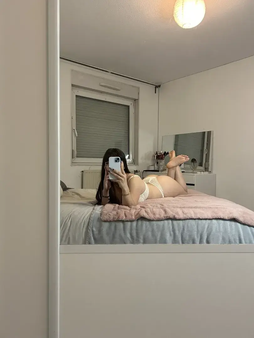 Aperçu public — Alicia_gfd : « Je regarde mon écran, toi tu mates mon cul. Fais pas genre, on le sait tous les deux 😘 » (MYM) — pas un leak