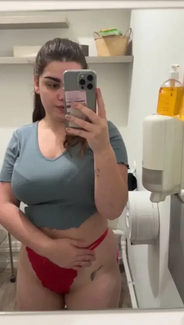 Leak public de Petitejadou — « 🍑 Code MARS = abo à 2€ 🍒 » (nude) sur MYM