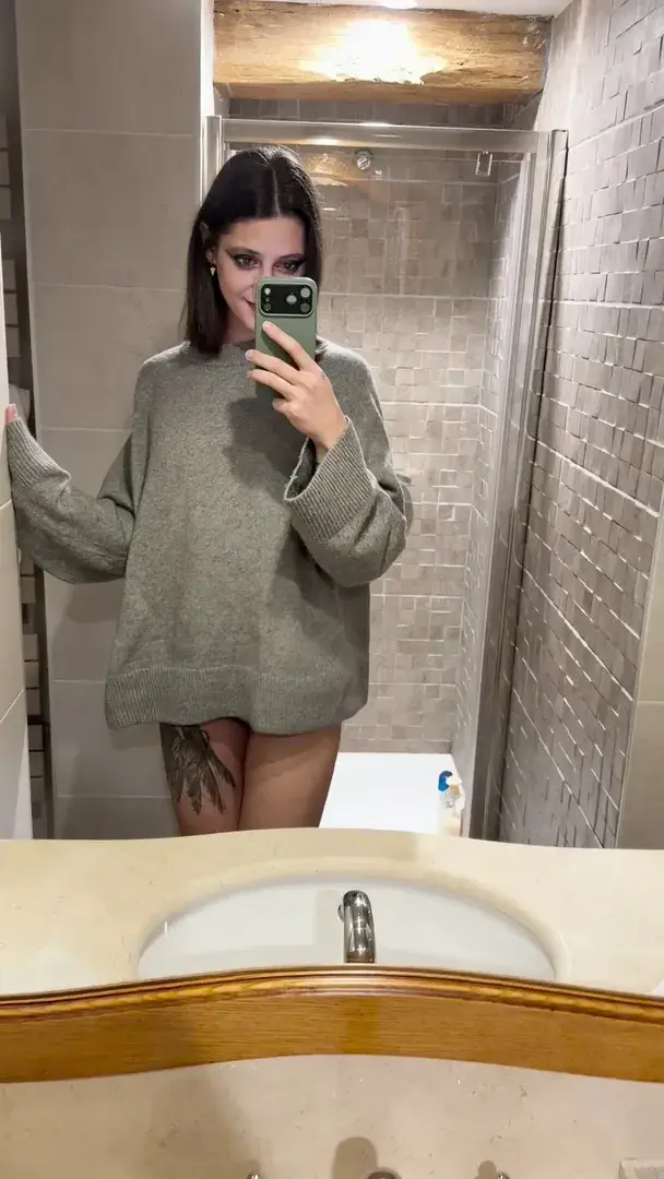 Leak public de Lizz_rmo — « 💝 Abonnement 100% gratuit avec le code : VIP » (nude) sur MYM