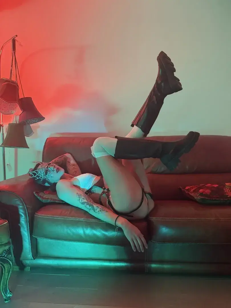 Leak public de Lizz_rmo — « 💝 Abonnement 100% gratuit avec le code : VIP » (nude) sur MYM