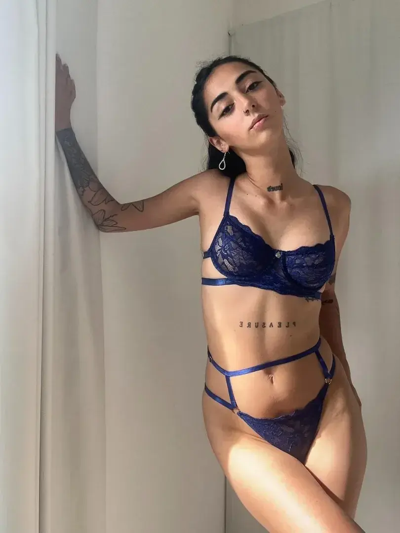Leak & nude MYM — lapetitepili : « 🎁 Abo GRATUIT À VIE +1 vidéo gratuite 🎁Heyyy ! 🌸 Suis-moi pour découvrir mon côté caché :) Si tu t’abonne t’aura une vidéo de moi gratuitement en privé 🙈 » (MYM)