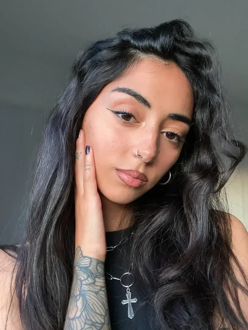 Aperçu public — lapetitepili : « 🎁 Abo GRATUIT À VIE +1 vidéo gratuite 🎁Heyyy ! 🌸 Suis-moi pour découvrir mon côté caché :) Si tu t’abonne t’aura une vidéo de moi gratuitement en privé 🙈 » (MYM) — pas un leak