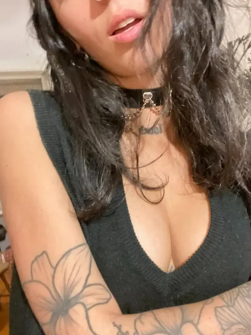 Aperçu public — lapetitepili : « 🎁 Abo GRATUIT À VIE +1 vidéo gratuite 🎁Heyyy ! 🌸 Suis-moi pour découvrir mon côté caché :) Si tu t’abonne t’aura une vidéo de moi gratuitement en privé 🙈 » (MYM) — pas un leak