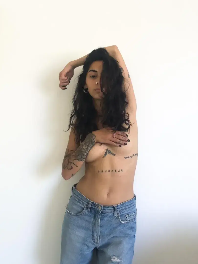 Aperçu public — lapetitepili : « 🎁 Abo GRATUIT À VIE +1 vidéo gratuite 🎁Heyyy ! 🌸 Suis-moi pour découvrir mon côté caché :) Si tu t’abonne t’aura une vidéo de moi gratuitement en privé 🙈 » (MYM) — pas un leak