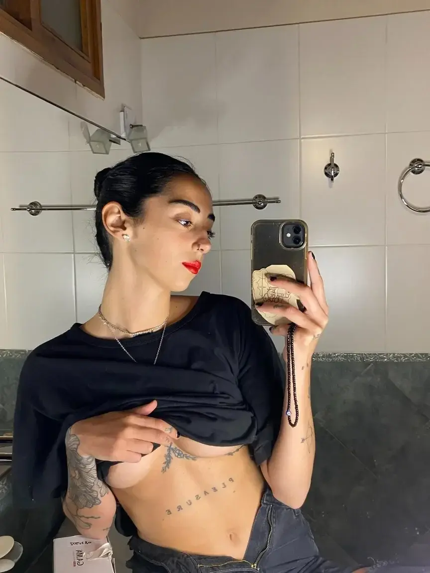 🎁 Abo GRATUIT À VIE +1 vidéo gratuite 🎁Heyyy ! 🌸 Suis-moi pour découvrir mon côté caché :) Si tu t’abonne t’aura une vidéo de moi gratuitement en privé 🙈