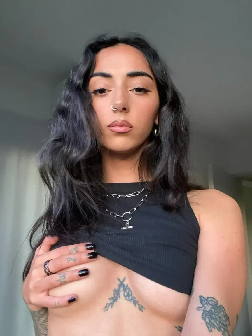 🎁 Abo GRATUIT À VIE +1 vidéo gratuite 🎁Heyyy ! 🌸 Suis-moi pour découvrir mon côté caché :) Si tu t’abonne t’aura une vidéo de moi gratuitement en privé 🙈