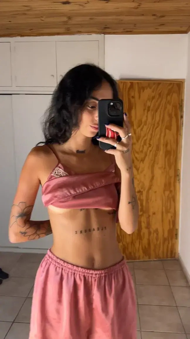 🎁 Abo GRATUIT À VIE +1 vidéo gratuite 🎁Heyyy ! 🌸 Suis-moi pour découvrir mon côté caché :) Si tu t’abonne t’aura une vidéo de moi gratuitement en privé 🙈