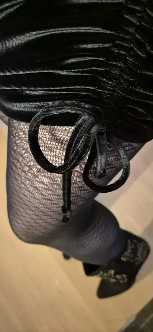 Ce que je porte ? Presque rien.Ce que je veux ? Ton attention… et bien plus.Approche doucement, je m’occupe du reste.MYM n’a jamais été aussi dangereux 😏🔥