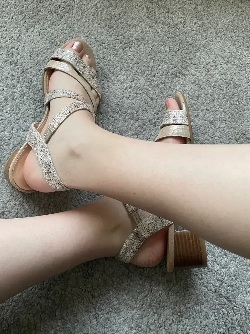 Feet with heel