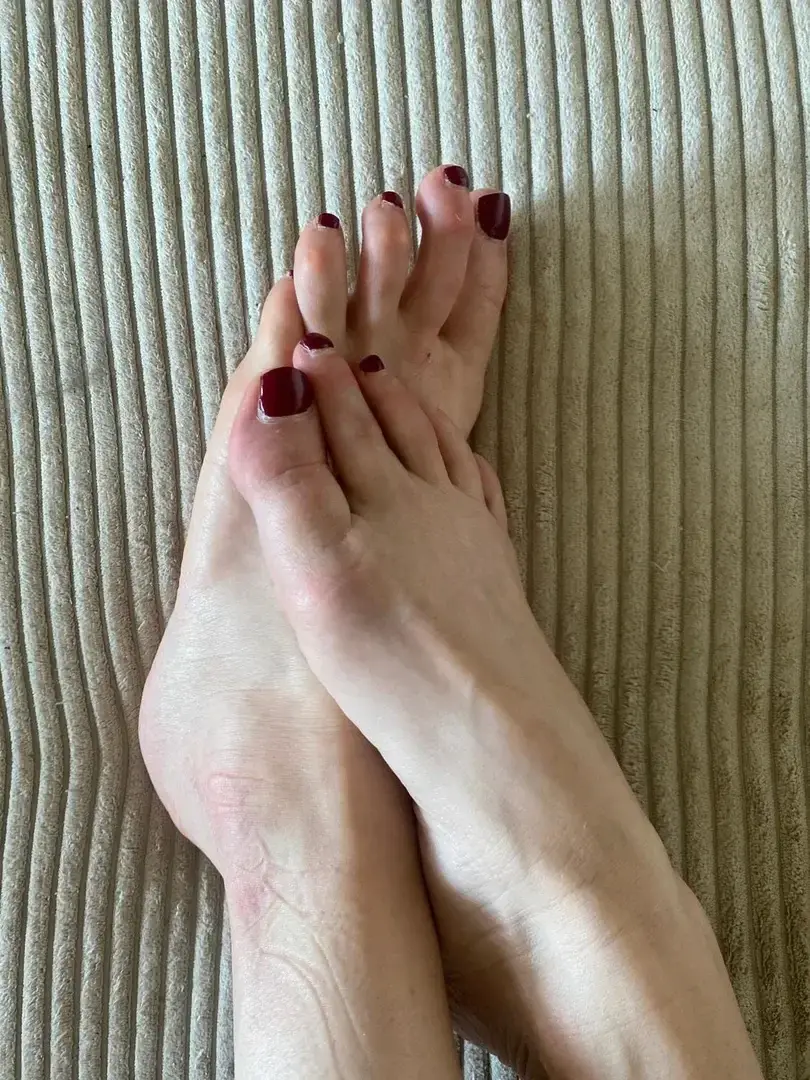 Leak & nude 3 — Sexyfeetntoe69
