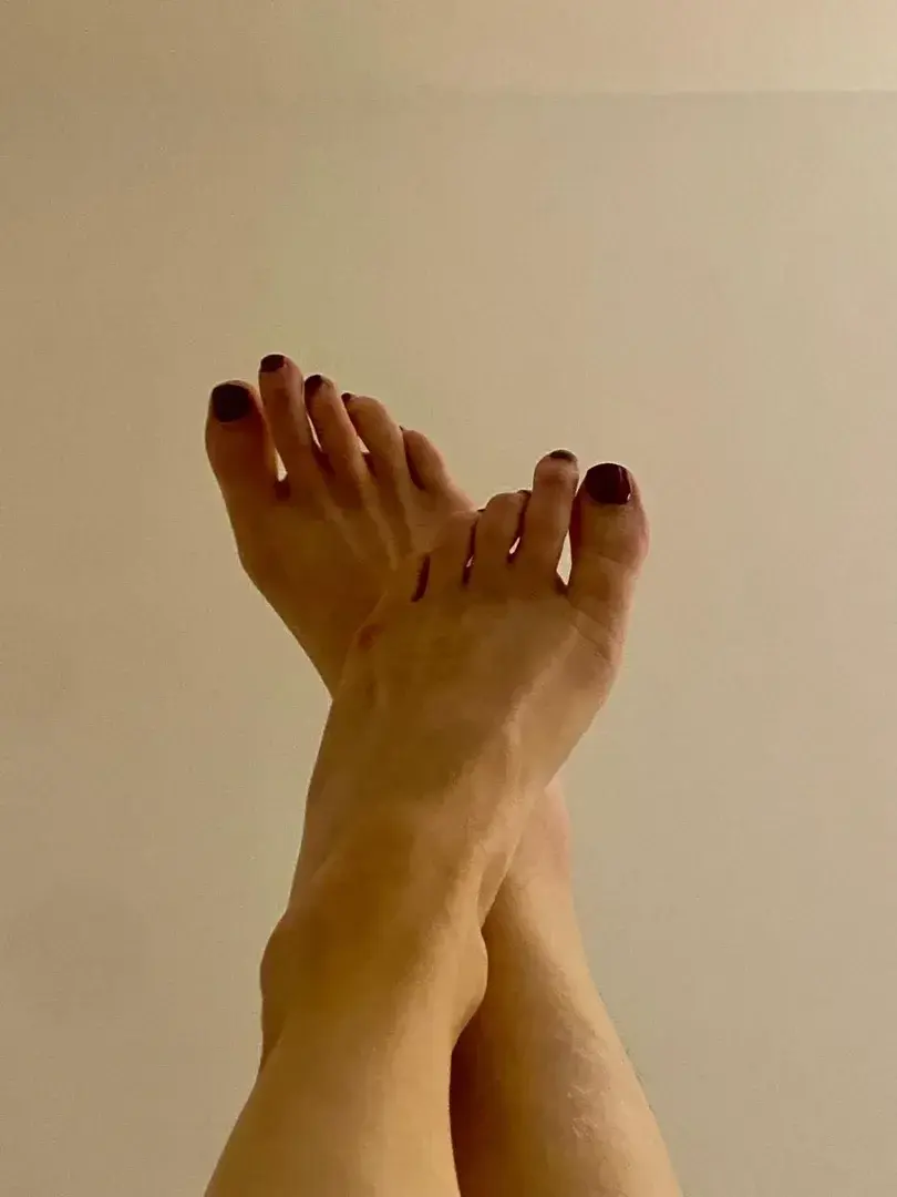 Leak & nude 4 — Sexyfeetntoe69