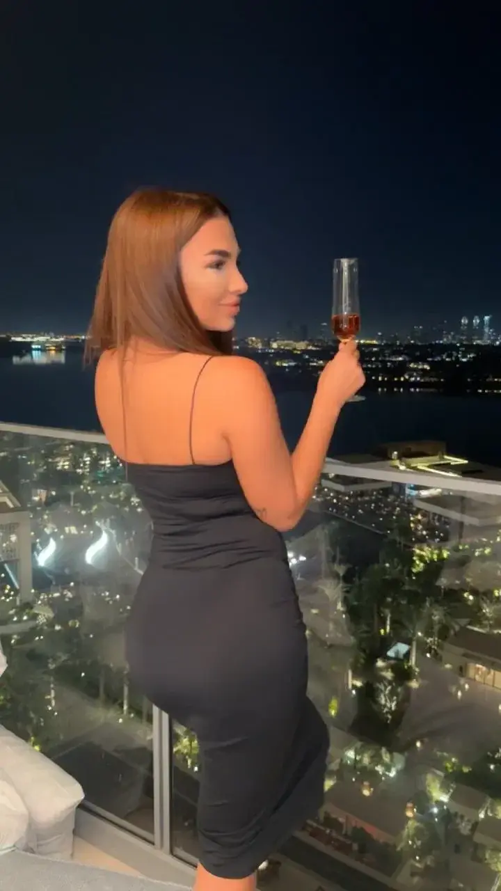 Hello toi ! Viens vite voir mon jardin secret 🤫💋PROMO : INESOFF80 !!!Je le laisse pas longtemps dépêche toi et envoie moi un message 🥰🔞😘