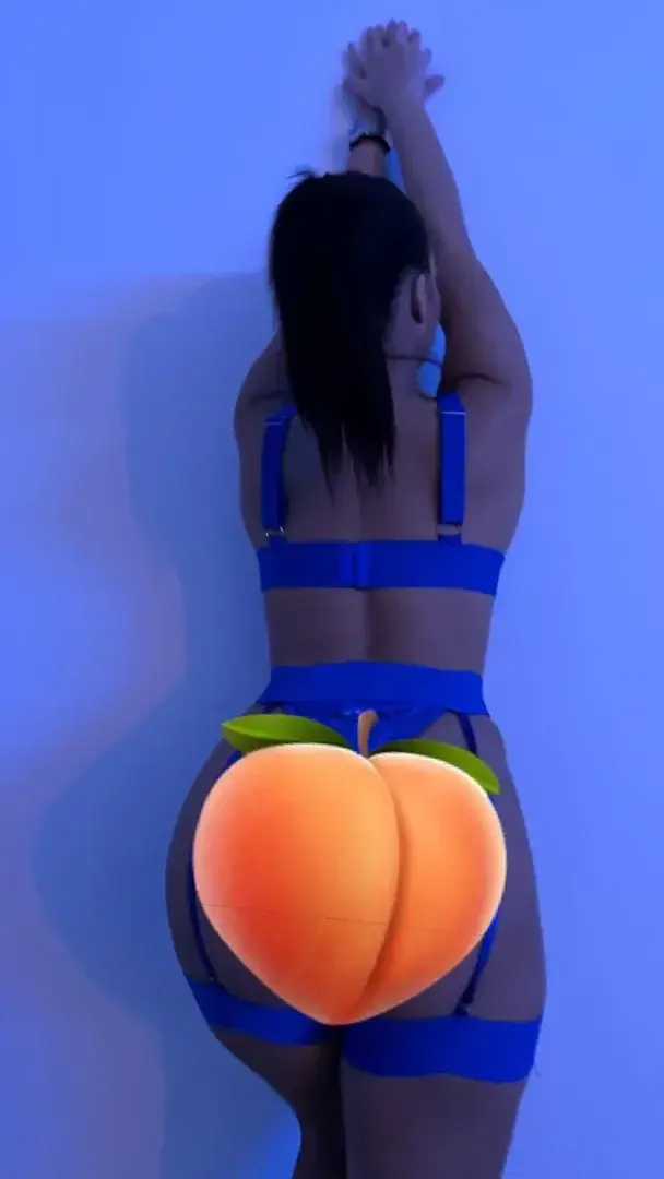 Salut toi,  viens voir ce qui se cache sous cette pêche 💕🥰🤪CODE PROMO « INESOFF20 » 🌶️🔥🔞