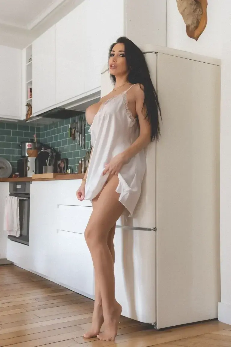 Leak & nude MYM — cleagaultier : « Tu me laisses continuer ? » (MYM)