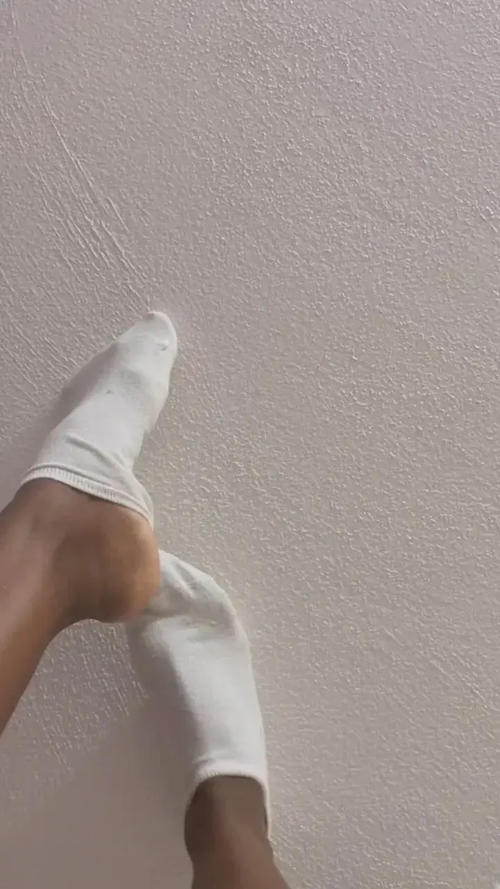 Leak & nude 3 — Smooth_caribbean_feet