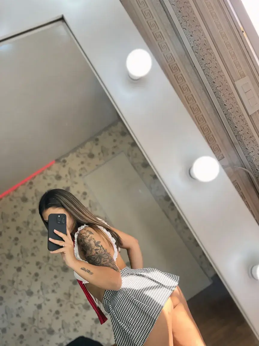 Abonnes-toi gratuitement sans code et sans carte carte 🤭Clique juste sur s'abonner et viens prendre un p'tit cadeau de ton choix ^^💕