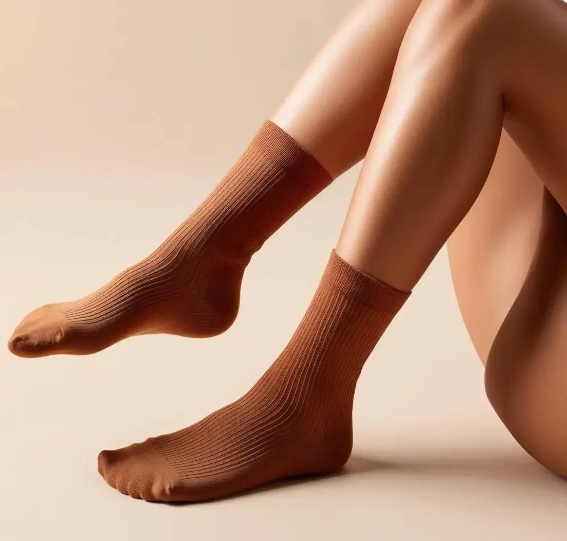 Leak & nude 3 — jolieschaussettes