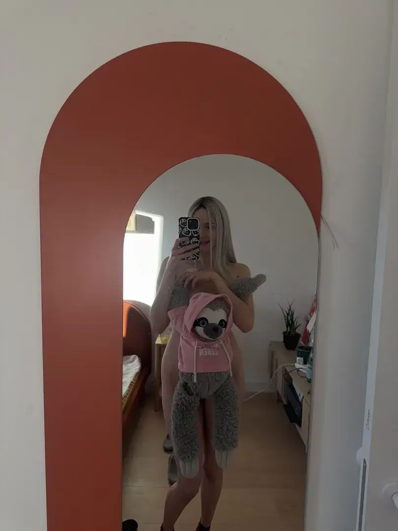 Mon doudou c’est toute ma vie alors il faudra qu’il t’accepte d’abord hihi 😝Mon abonnement est gratuit en ce moment avec le code : BACKNe perds pas ton temps et viens le dépenser avec moi !